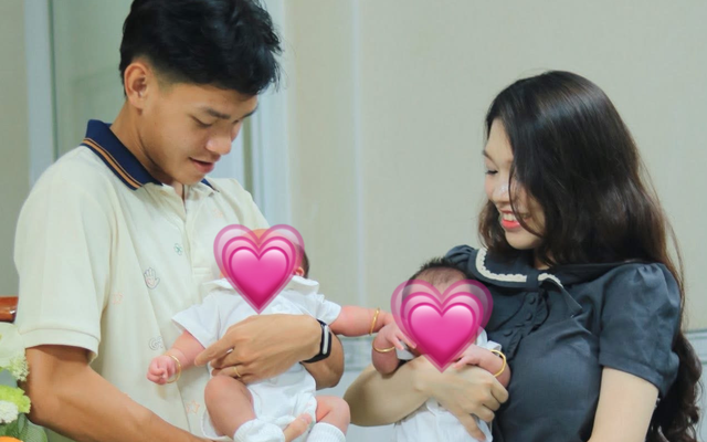 Tiền đạo lấy vợ sớm nhất U23 Việt Nam hạnh phúc đón cặp song sinh đầu lòng