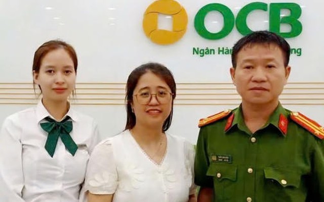 Người phụ nữ trình báo công an sau khi tài khoản ngân hàng bất ngờ nhận 400 triệu đồng