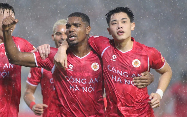 Đình Bắc mang về quả 11m, CLB CAHN thắng nghẹt thở để vô địch V.League sớm 3 vòng