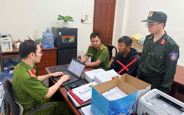 Khám xét khẩn cấp, bắt Phạm Văn Khánh SN 1990 và nhiều người khác