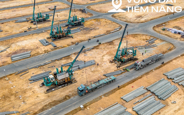 Toàn cảnh phân khu được mở bán đầu tiên tại dự án 18 tỷ USD của Vinhomes: Rộng gấp 9 lần khu phố cổ Hà Nội, có ga cuối của tuyến đường sắt 5 tỷ USD, bán hết 80% giỏ hàng trong 36 tiếng