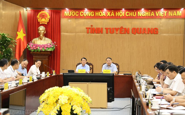 Đại gia Vũ Văn Tiền muốn chi 7.800 tỷ đồng để chăn nuôi lợn, trồng chè