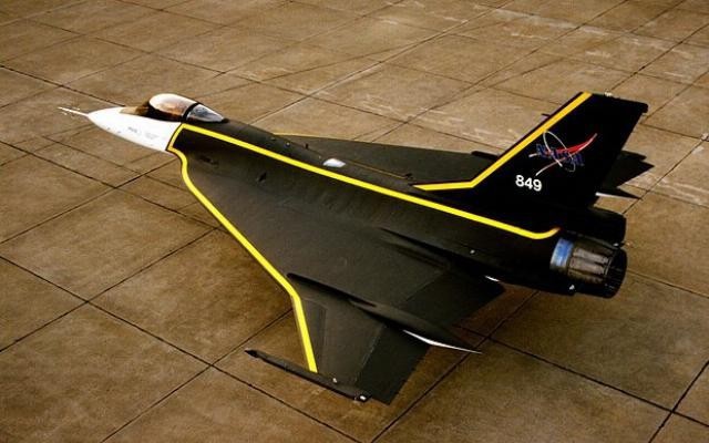 Mỹ triệu hồi phiên bản hạng nặng của tiêm kích F-16 có khả năng mang 27 tên lửa