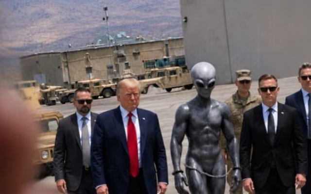 Làn sóng hồ sơ UFO mới sắp công bố sau hình ảnh gây tranh cãi của ông Trump