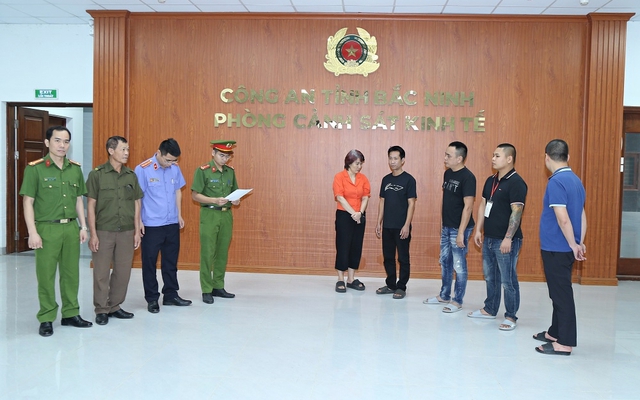 Ra quyết định khởi tố bác sĩ khoa cấp cứu Đặng Việt Phong và hàng chục người khác