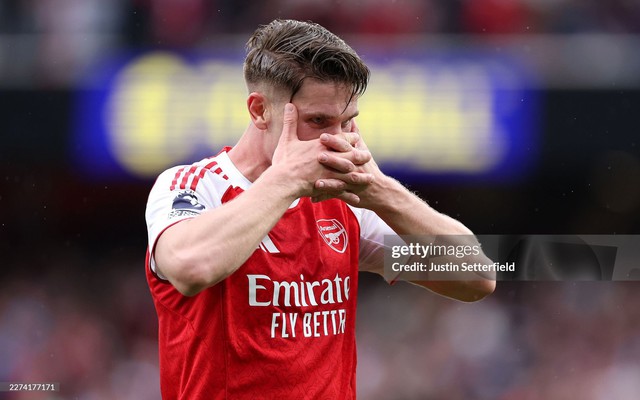 Bùng nổ với “mưa bàn thắng”, Arsenal tiến bước dài trong cuộc đua vô địch Ngoại hạng Anh