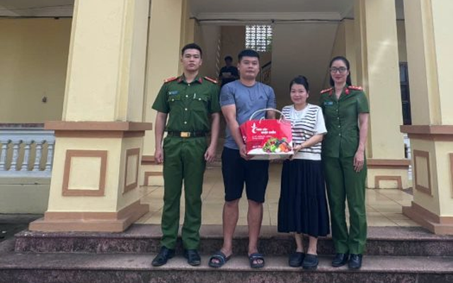 Công an điều tra số tiền 300 triệu đồng chuyển từ tài khoản ngân hàng của Bùi Thị Lan Hương SN 1994