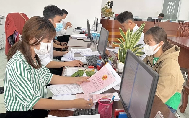 Tất cả người dân khi đi công chứng chú ý quy định phạt đến 40 triệu đồng từ 18/5