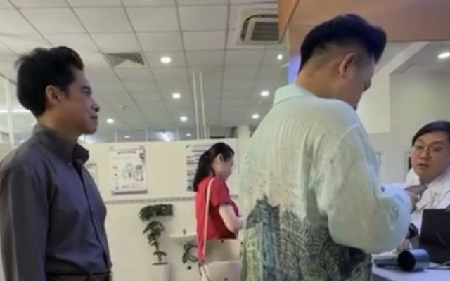 Danh tính người đàn ông kề cận, theo sát Ngọc Sơn đến trụ sở công an và đi xét nghiệm ma túy