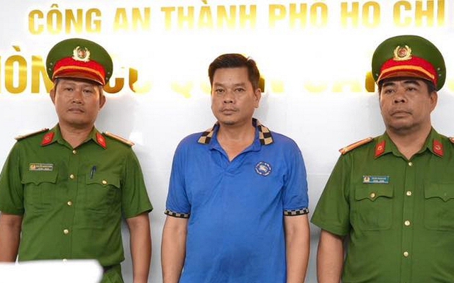 Từ người đàn ông tự tử bằng Xyanua, hơn 200 cảnh sát xuyên đêm truy bắt ông trùm Nguyễn Văn Đỏ