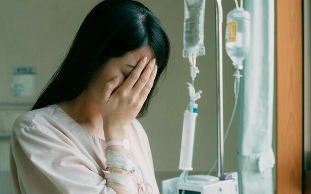 Nữ giáo viên đột ngột phát hiện mắc HIV, bác sĩ vạch trần 7 quan niệm sai lầm về HIV rất nhiều người mắc phải