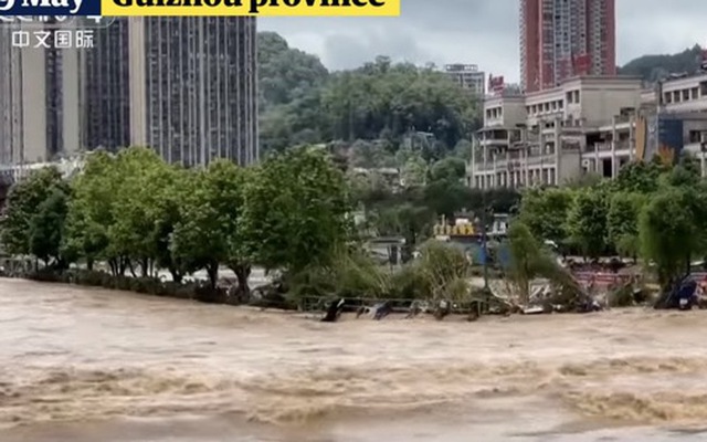 Mưa lũ kinh hoàng trên diện rộng ở Trung Quốc