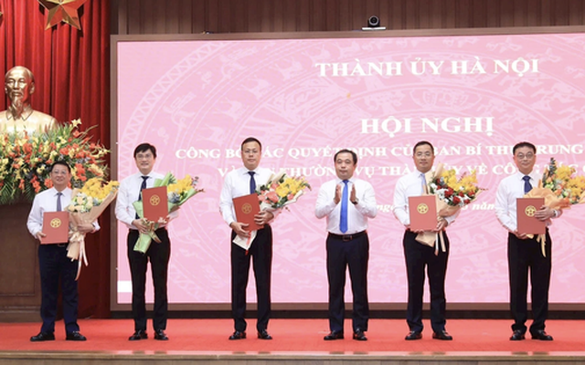 Công bố các quyết định của Ban Bí thư về công tác cán bộ tại Thành ủy Hà Nội