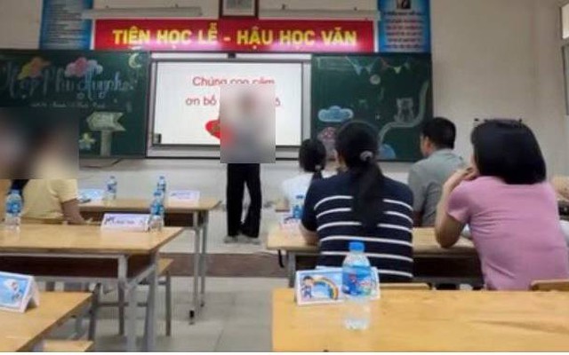 Đoạn clip trong 1 buổi họp phụ huynh gây "bão" lúc này: Người "phốt" bất ngờ bị "ném đá" ngược!