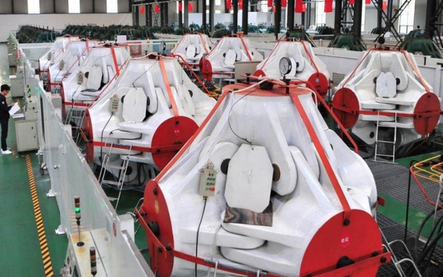 Phát hiện 1 nhà máy vận hành gần 300 cỗ máy, sản xuất hơn 40.000 carat kim cương/tháng, giá bán chỉ bằng 1/10 hàng tự nhiên