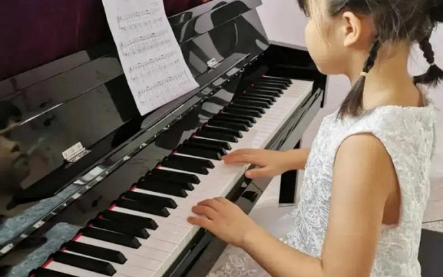 Bố coi trọng 3 điều này, con cái thường sẽ ưu tú