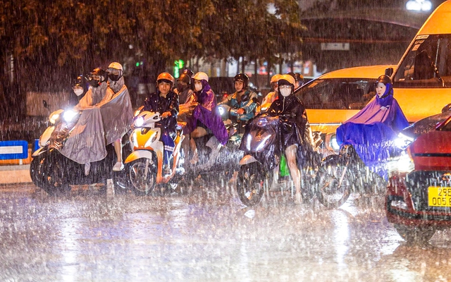 Miền Bắc sắp đón mưa 3 ngày, nắng nóng tái diễn từ đầu tháng 6