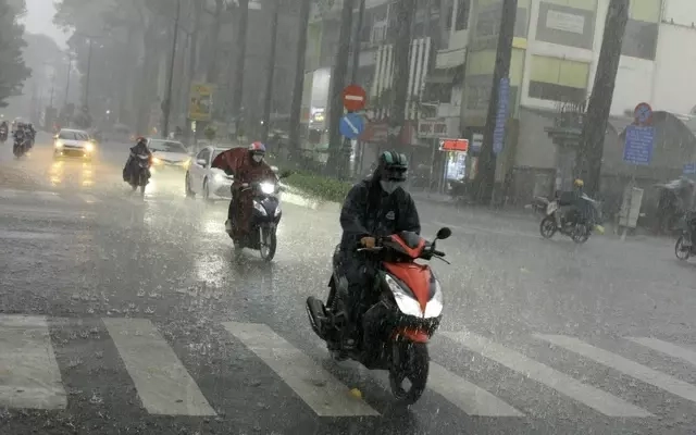 Ngày mai, nắng nóng chính thức chấm dứt ở miền Bắc, nhiệt độ giảm mạnh