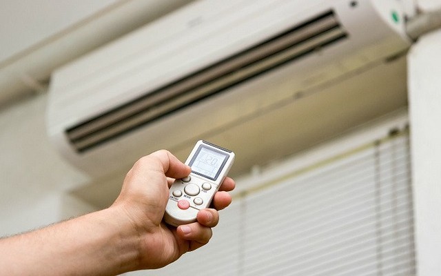 Hiện tượng điều hòa đang bật thì tự tắt