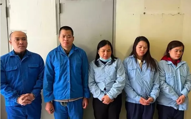Loạt cựu cán bộ Sở Y tế Hà Nội hầu tòa vì nhận tiền để cấp phép sai cho 686 phòng khám, tiệm thuốc