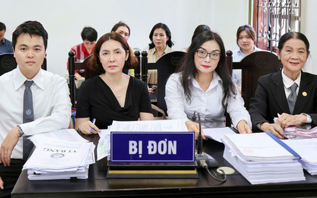 Tạm dừng phiên ly hôn 1.200 tỉ để làm rõ việc Bộ Công an khám xét