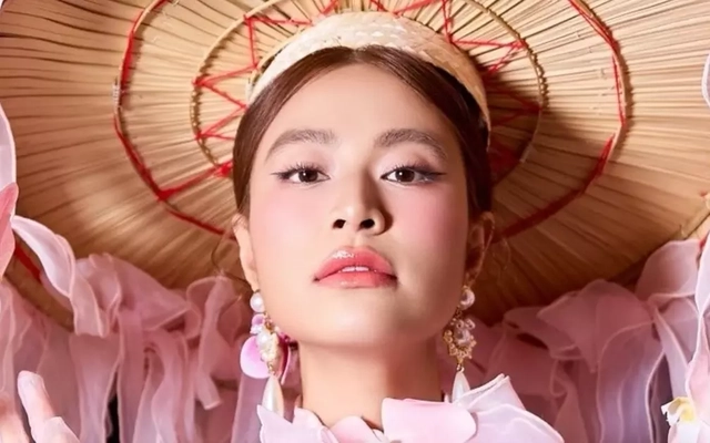 Hoàng Thùy Linh bị gọi tên
