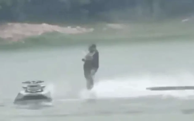 Chính quyền địa phương nói gì về sự cố flyboard?