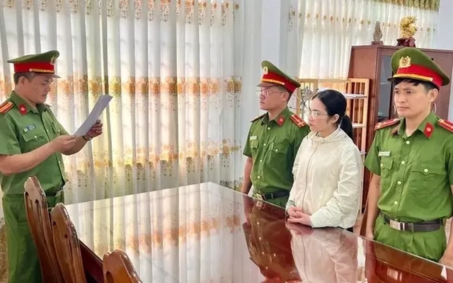 Thi hành lệnh bắt tạm giam kế toán mầm non Nguyễn Thị Thu Hà SN 1987
