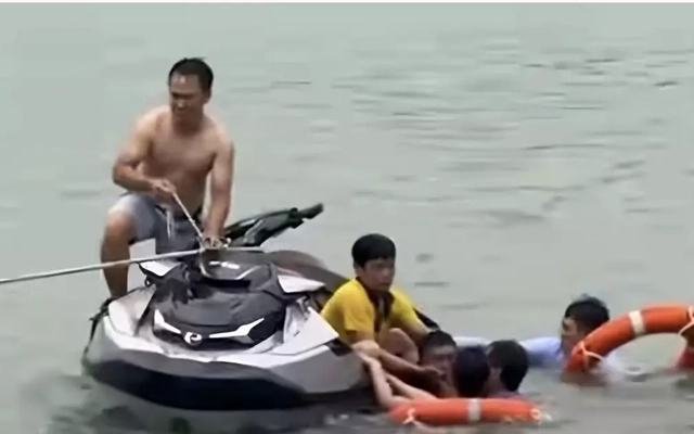 Ninh Bình tạm dừng flyboard sau sự cố hai người chìm sâu dưới hồ