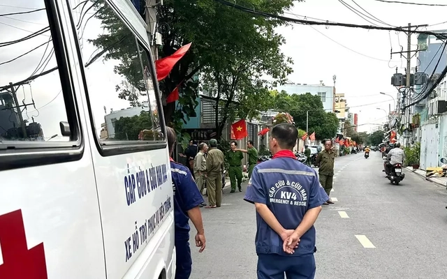 Phát hiện người đàn ông tử vong dưới cao ốc ở TPHCM