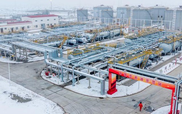 5 đại công xưởng nhận đặc quyền chưa từng có: Dòng dầu khổng lồ từ Trung Đông đang hướng thẳng về tọa độ này