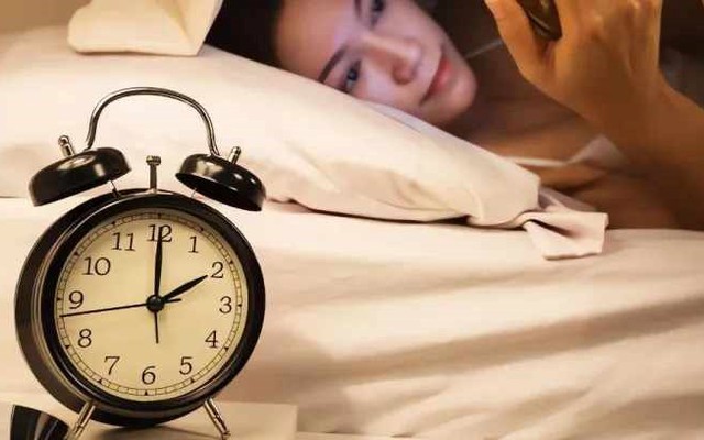 Cảnh báo kiểu ngủ khiến cơ thể tích mỡ nhanh hơn 10%, nhiều người trẻ lại thích