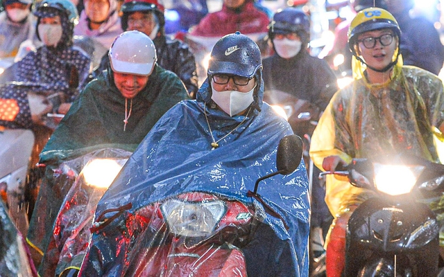 Dự báo thời tiết 7/5: Bắc Bộ và Bắc Trung Bộ mưa lớn từ chiều, nguy cơ dông lốc
