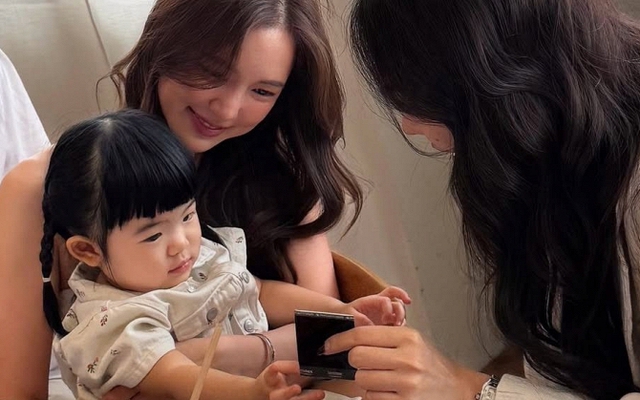 Có 1 kiểu phụ huynh, vì sĩ diện, sẵn sàng hùa theo người ngoài để chê bai con mình