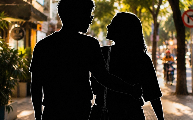 Vbiz xuất hiện cặp đôi nghi "phim giả tình thật": Gọi vợ xưng chồng nhưng không ai đồn, lộ clip tình tứ thì mới vỡ lẽ