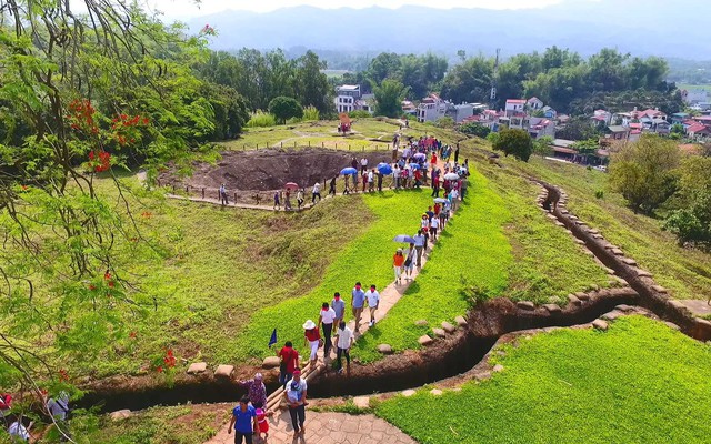 Ngọn đồi cao chỉ hơn 30m, có hố lạ mang dấu tích thuốc nổ: Đã được xếp hạng Di tích quốc gia đặc biệt