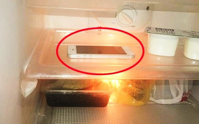 Để quên điện thoại trong tủ lạnh có sao không? Nhà sản xuất đưa đáp án