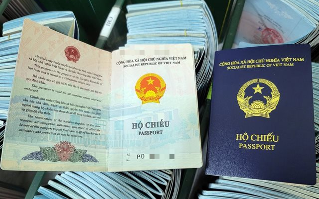 Công an cảnh báo người dân đang chờ nhận hộ chiếu qua đường bưu điện