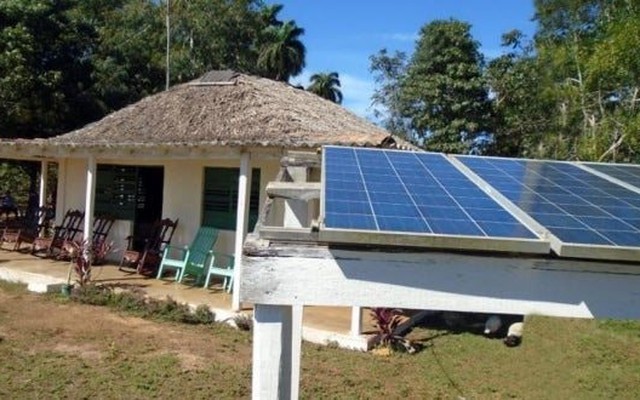 Giữa vòng kiềm toả năng lượng của Mỹ, Cuba nhận món quà quý từ nước cạnh Việt Nam