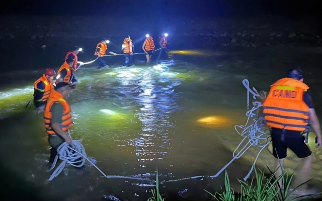 Tìm thấy thi thể 2 cháu bé sau nhiều giờ mất tích ở Lào Cai