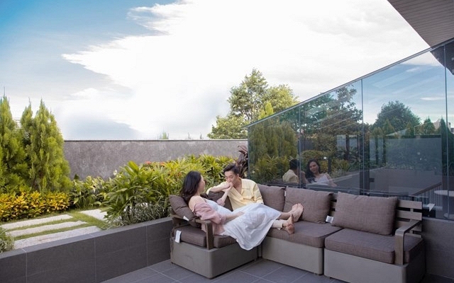 Mỹ nhân showbiz bỏ hết hào quang, làm dâu gia tộc nghìn tỷ: Sống trong biệt thự hoành tráng, gara rộng đến mức chứa 6 siêu xe