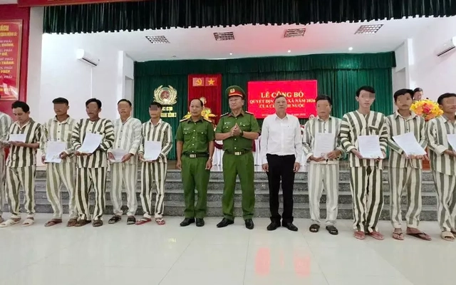 Trại giam Kênh 7 Bộ Công an trao quyết định đặc xá cho 108 phạm nhân