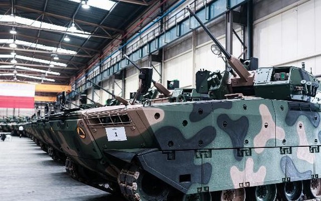 Hợp đồng vũ khí kỷ lục trị giá 16,5 tỷ USD được ký chỉ trong 1 ngày
