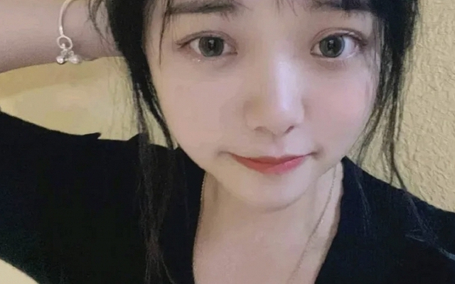 Lần đầu lộ diện, nữ streamer gây thất vọng bởi ngoại hình, bị cho là lừa dối khán giả