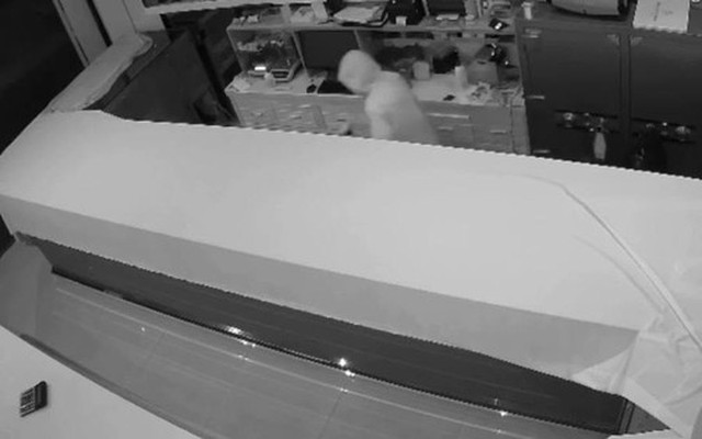 Bắt đối tượng đột nhập tiệm vàng trộm cắp tài sản trị giá hơn 3 tỉ đồng