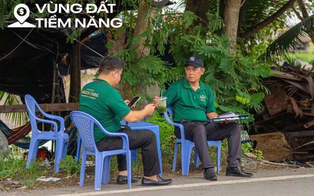 Môi giới đổ về khu Tây Bắc TP.HCM, liên tục khai trương văn phòng mới, nhộn nhịp tư vấn khách quanh siêu dự án lớn chưa từng tại Hóc Môn