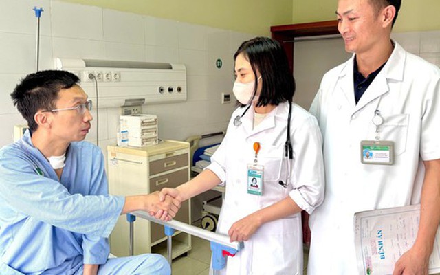 Gần 4 giờ giành giật sự sống cho trung tá công an bị đâm trọng thương