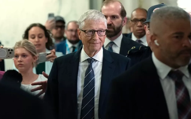 Tỷ phú Bill Gates nói bị Jeffrey Epstein gây sức ép bằng chuyện ngoại tình