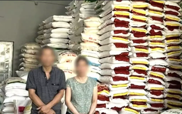 Bắt vợ chồng giám đốc sản xuất, buôn bán gạo giả các thương hiệu nổi tiếng