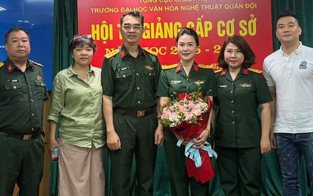 Nữ thạc sĩ, trung tá quân đội 3 năm liên tiếp thi giáo viên dạy giỏi: "Là nghệ sĩ cũng cần phải học"